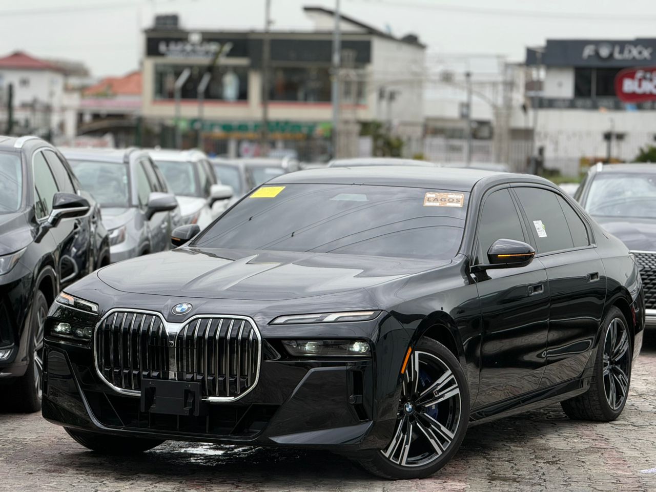 BMW 7-SERIES